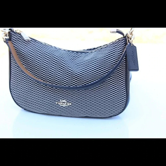 NWOT beautiful Coach bag - Picture 2 of 8